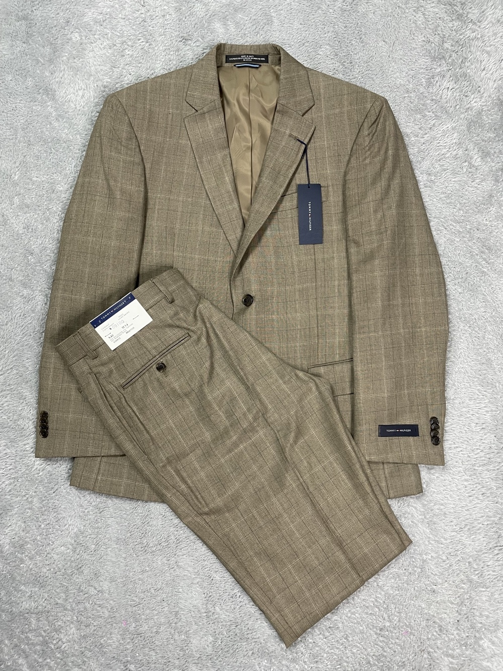 Tommy Hilfiger Suit Mens 40S 34W Brown Plaid Poly Wool Blend Slim Fit 2 Piece